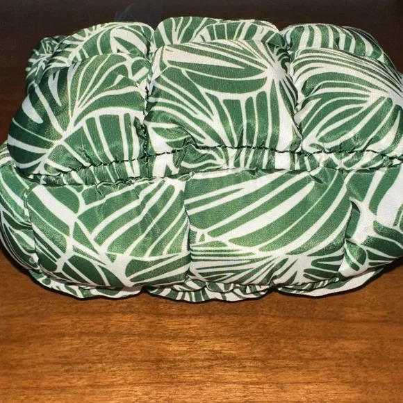 FP Movement Printed Micro Pouch in Green & White Toucan Tropics NWT - Picture 3 of 9